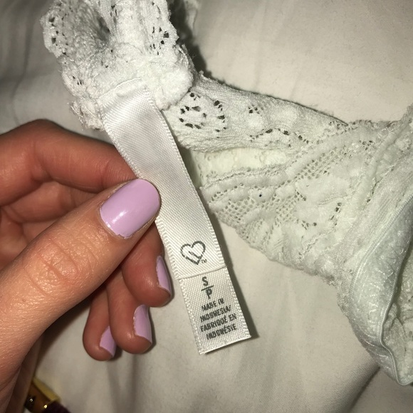 Two Aeropostale bralettes. Black and white - Picture 4 of 5